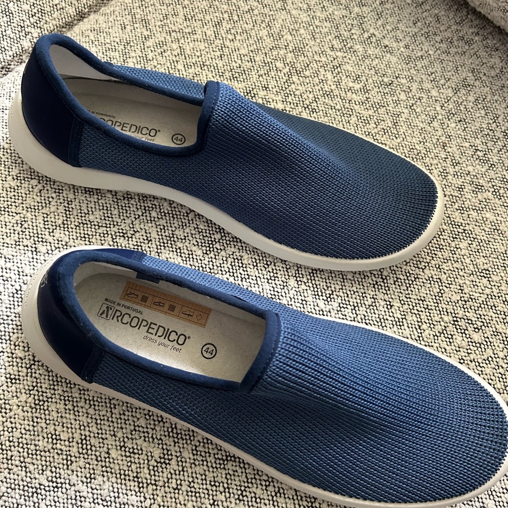 Arcopedico Gaia men’s slip on sneaker.  Size 44